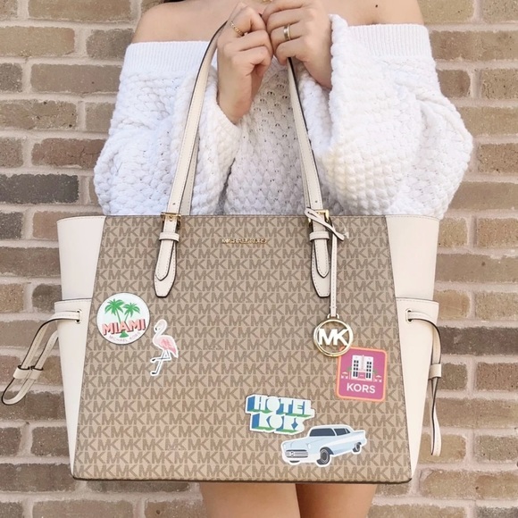 Michael Kors Gilly Jet Set Travel Large Drawstring Top Zip Tote Signature MK - Picture 1 of 7